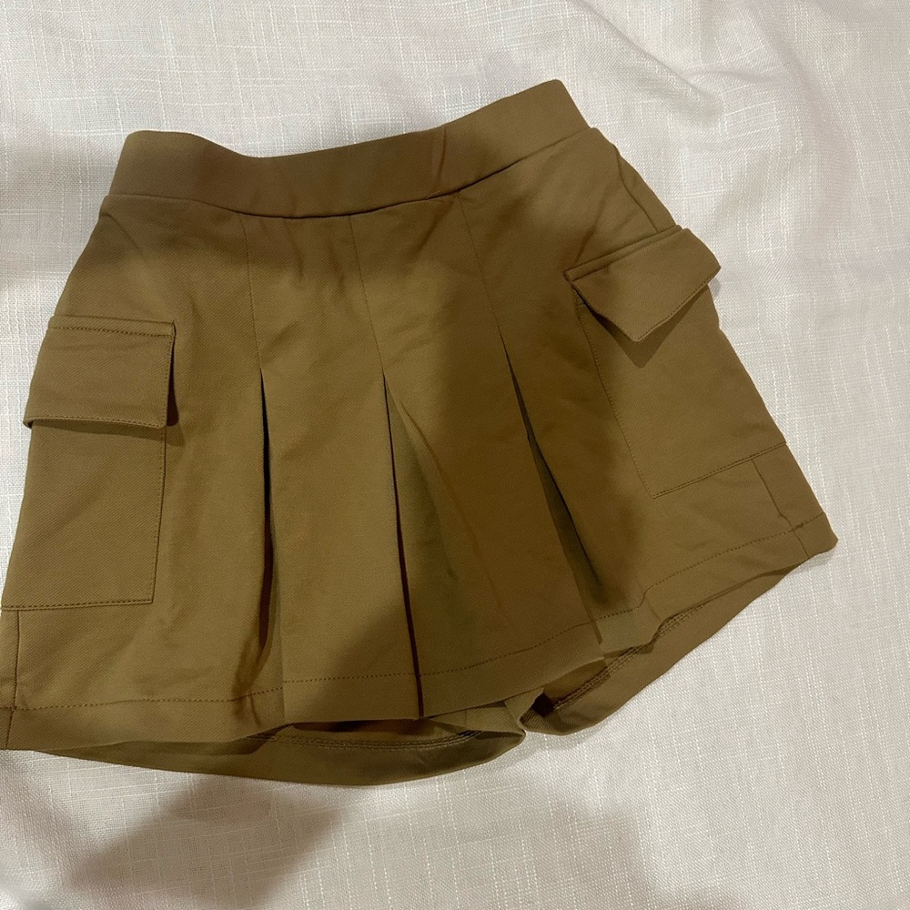 ⭐️ Brand New ⭐️ ZARA cargo Skort